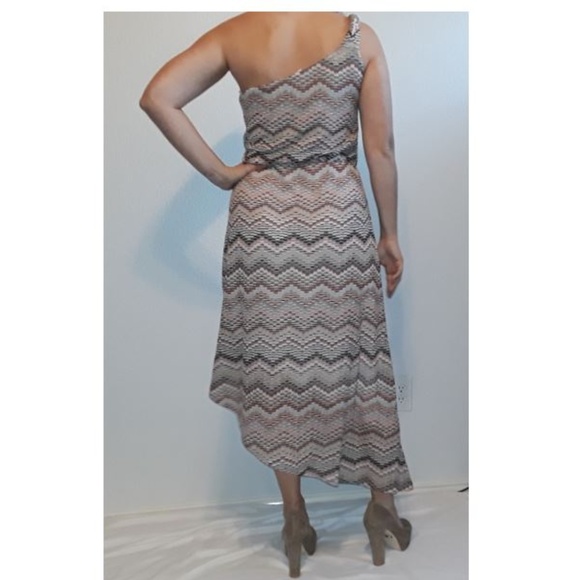 Gianni Bini asymmetrical cold shoulder dress - Picture 3 of 8